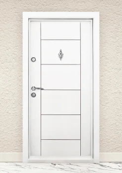 Блиндирана врата 102 Бял